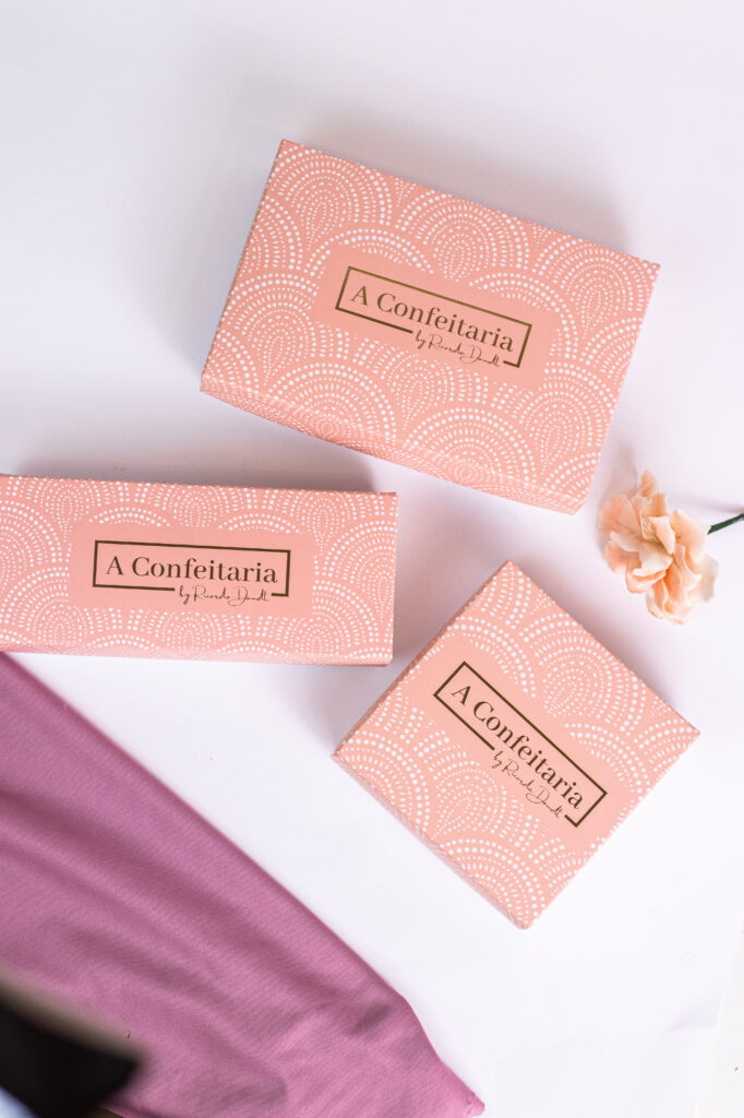 Caixa 9 doces: cx quadrada